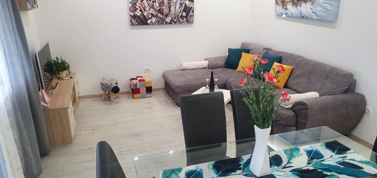 Urban Luxury Suites Juricevic Duće Buitenkant foto