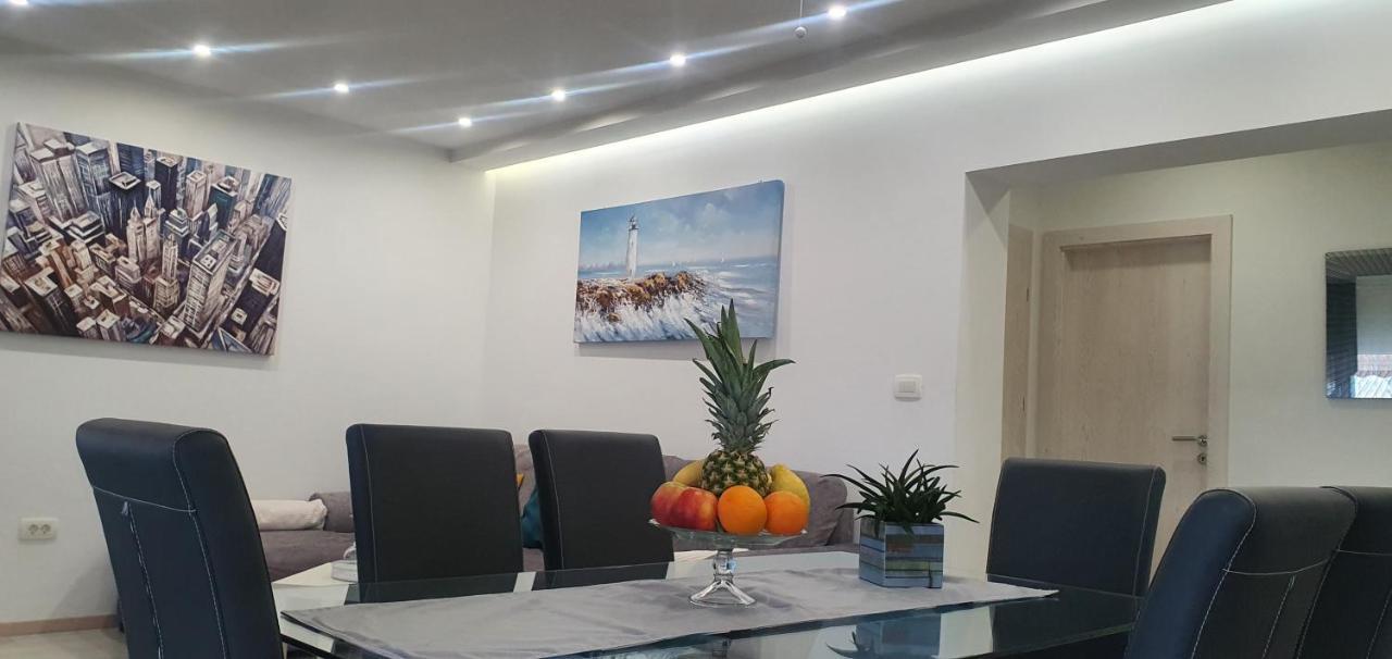 Urban Luxury Suites Juricevic Duće Buitenkant foto