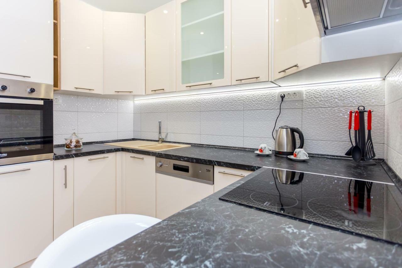 Urban Luxury Suites Juricevic Duće Buitenkant foto