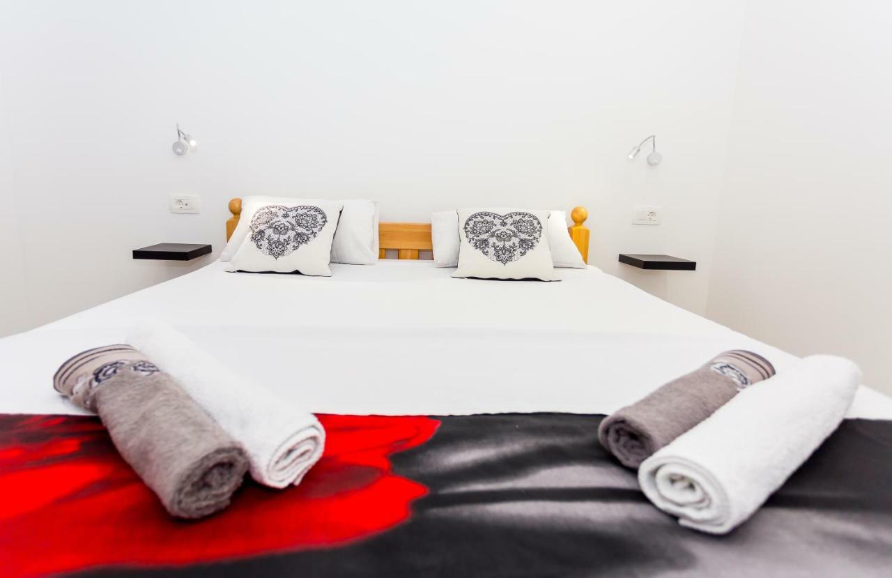 Urban Luxury Suites Juricevic Duće Buitenkant foto
