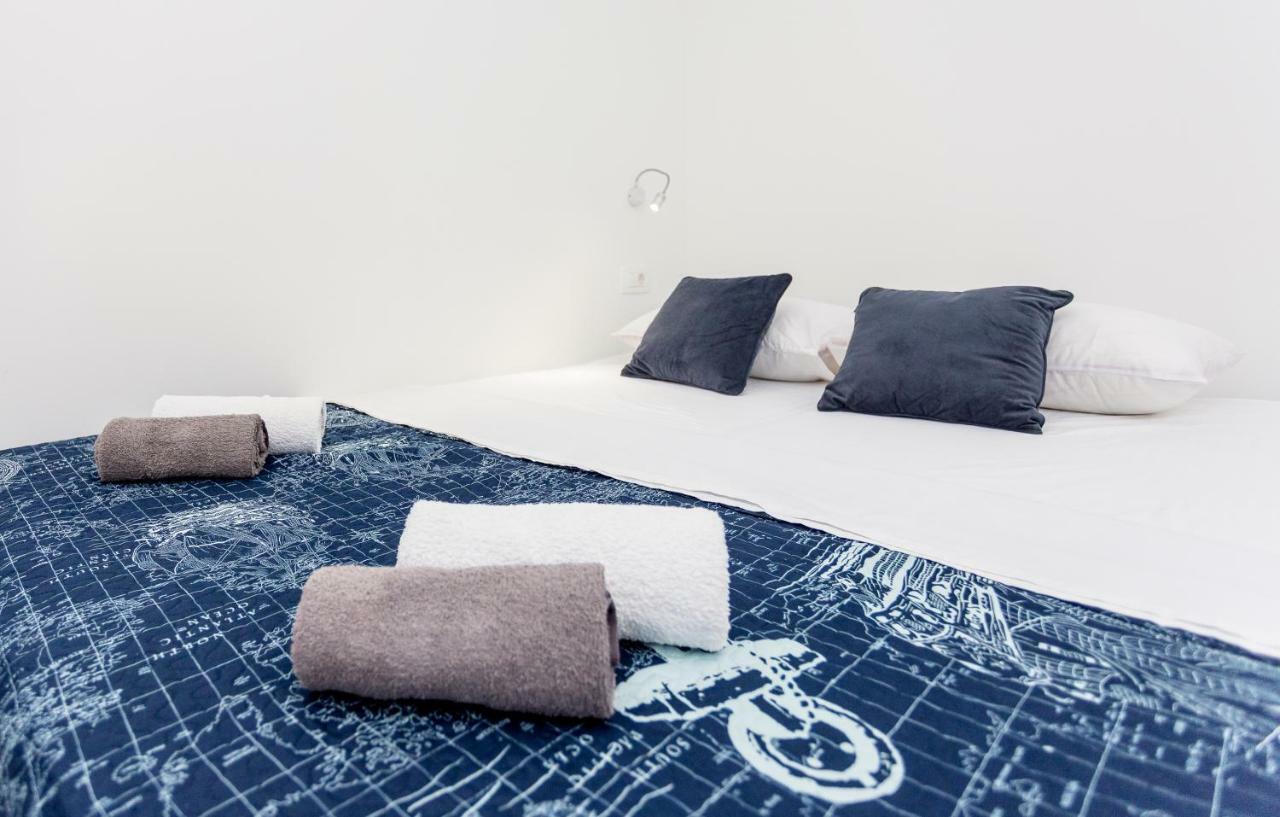 Urban Luxury Suites Juricevic Duće Buitenkant foto