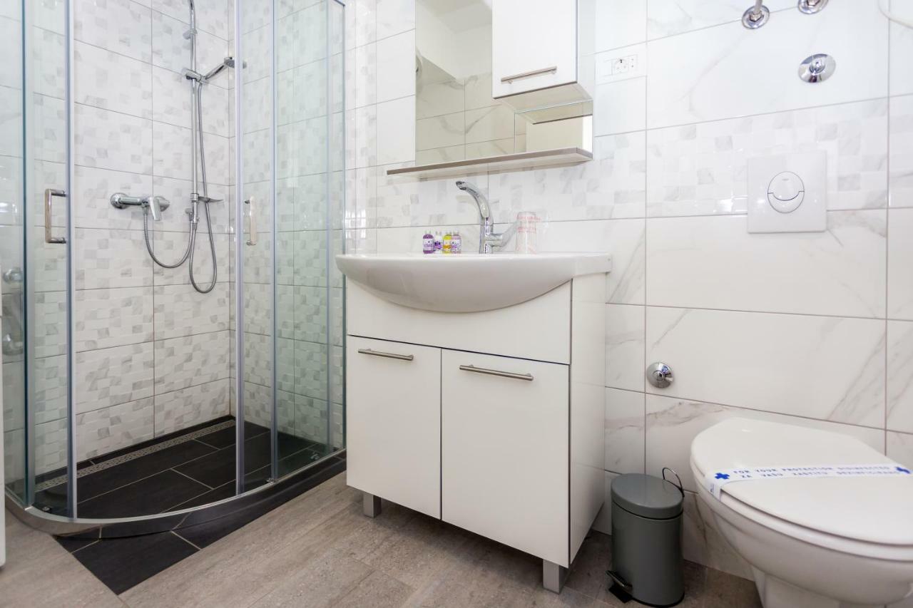 Urban Luxury Suites Juricevic Duće Buitenkant foto