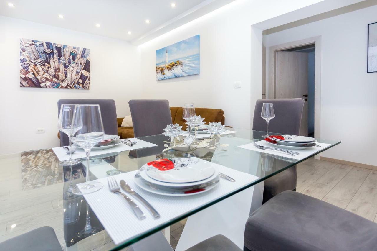 Urban Luxury Suites Juricevic Duće Buitenkant foto