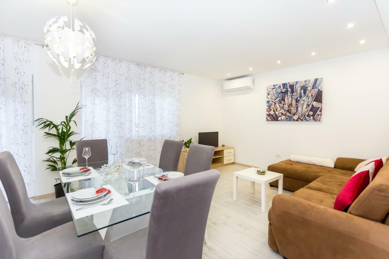 Urban Luxury Suites Juricevic Duće Buitenkant foto