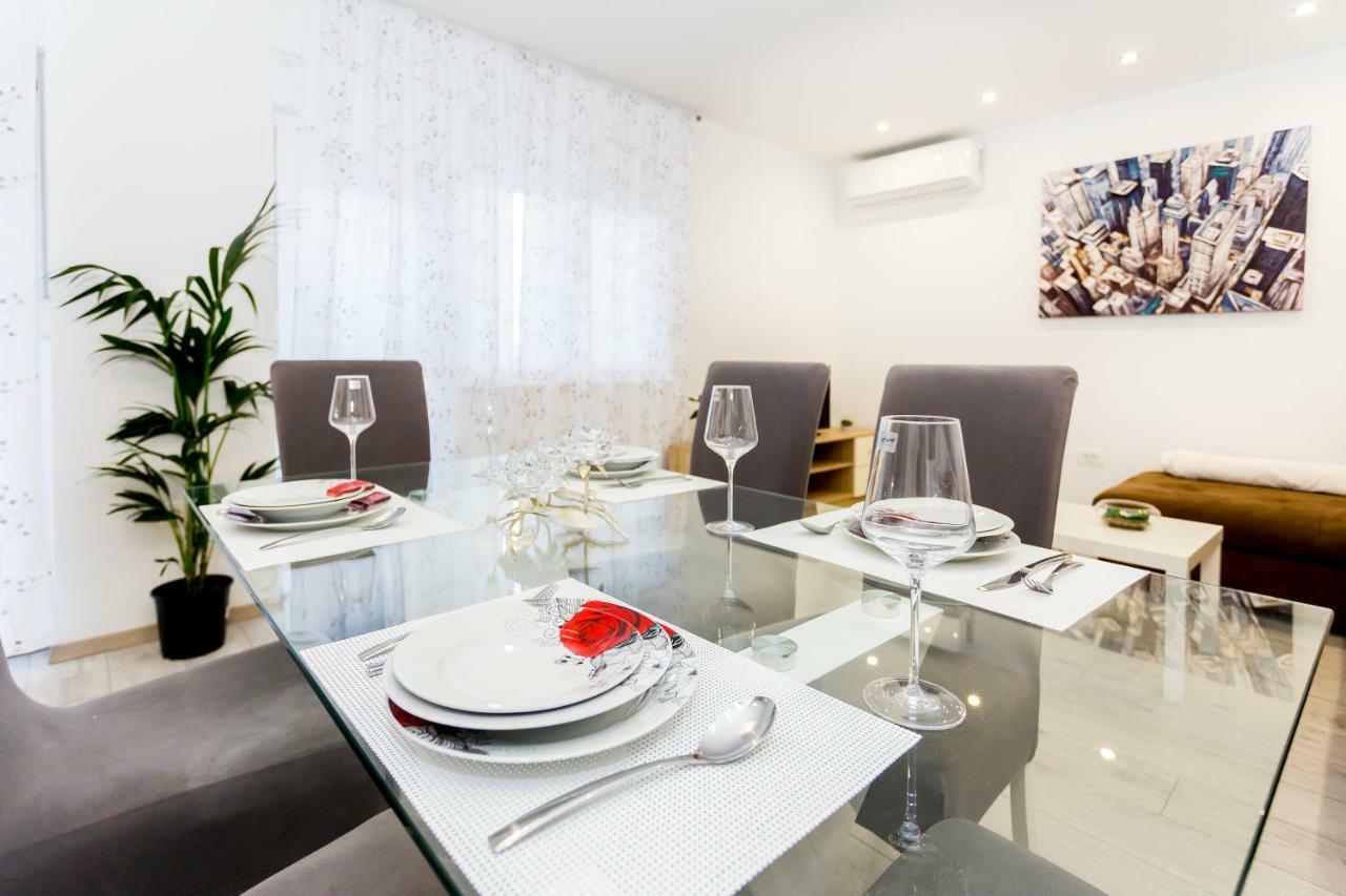 Urban Luxury Suites Juricevic Duće Buitenkant foto