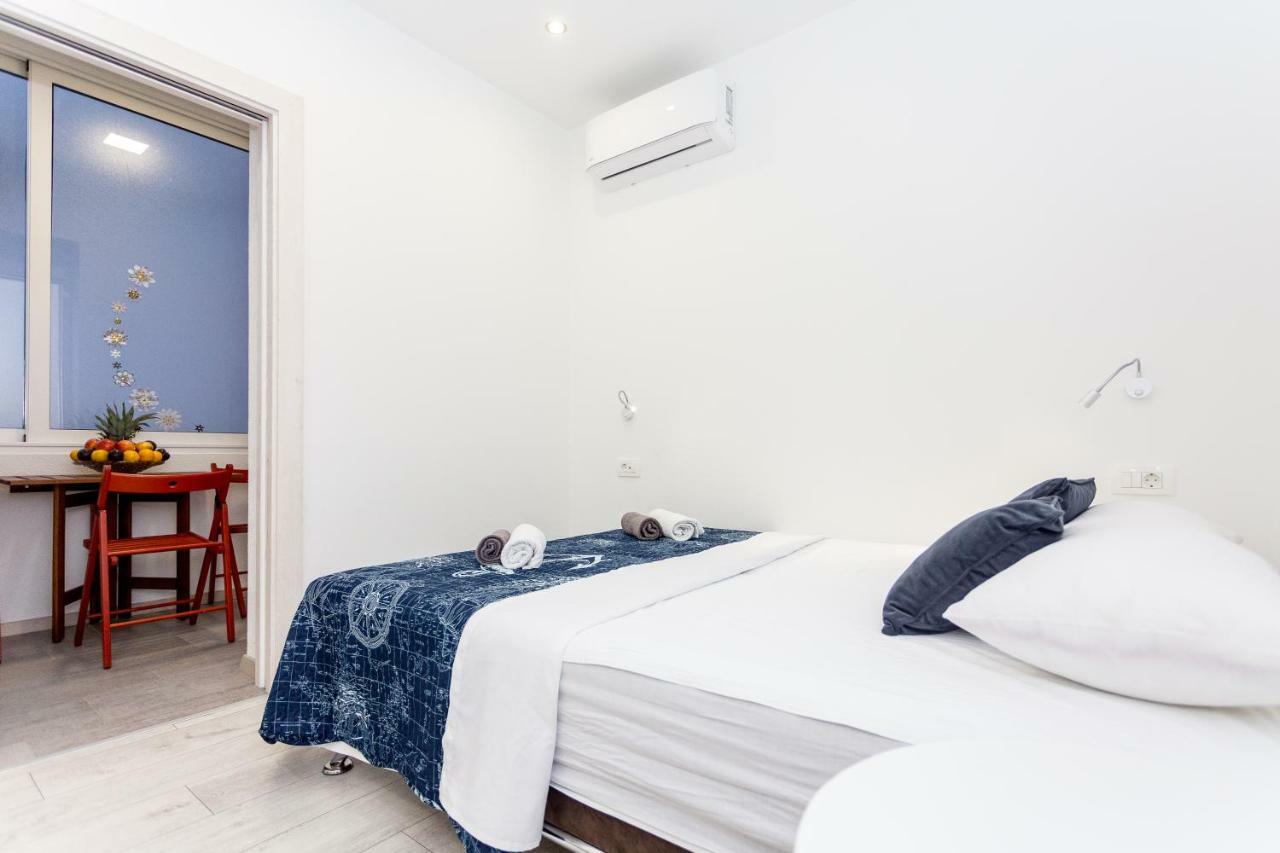 Urban Luxury Suites Juricevic Duće Buitenkant foto