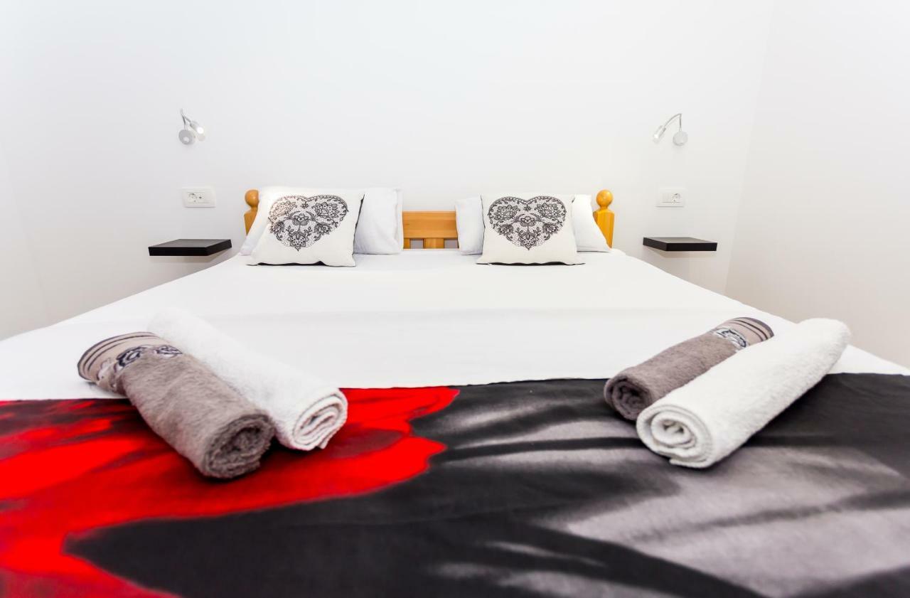 Urban Luxury Suites Juricevic Duće Buitenkant foto