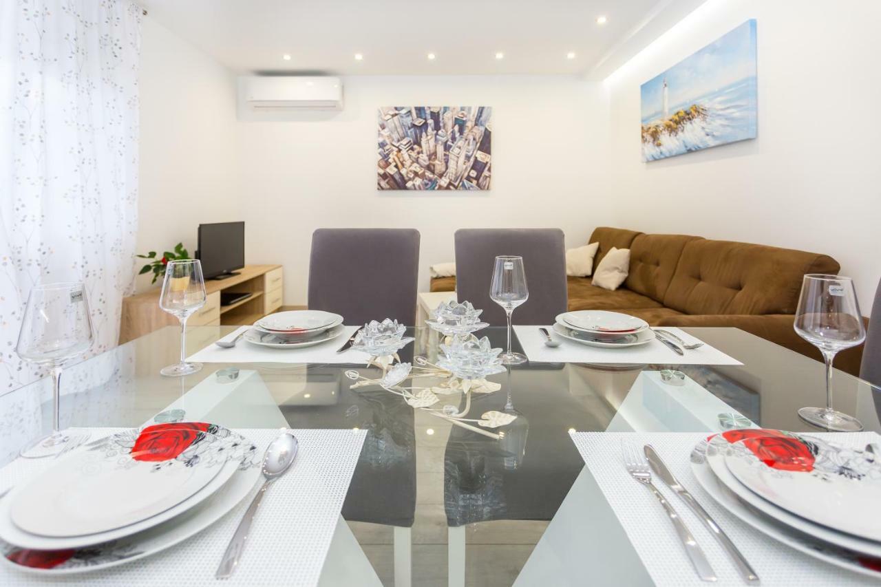 Urban Luxury Suites Juricevic Duće Buitenkant foto