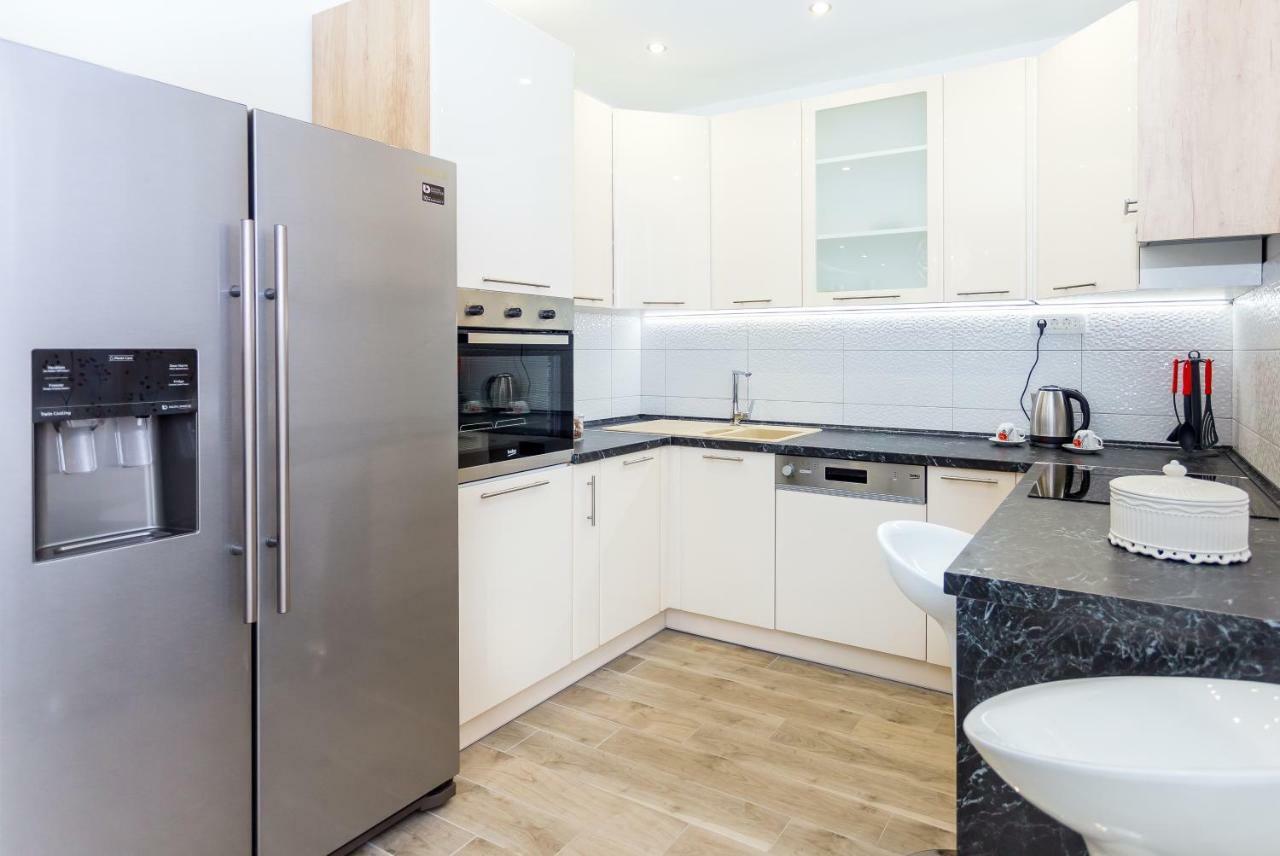 Urban Luxury Suites Juricevic Duće Buitenkant foto