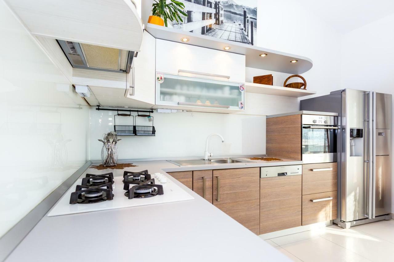 Urban Luxury Suites Juricevic Duće Buitenkant foto