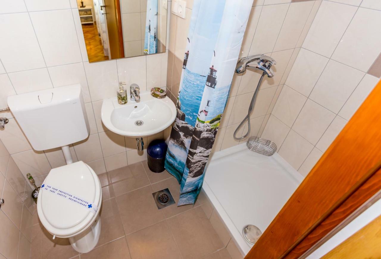 Urban Luxury Suites Juricevic Duće Buitenkant foto