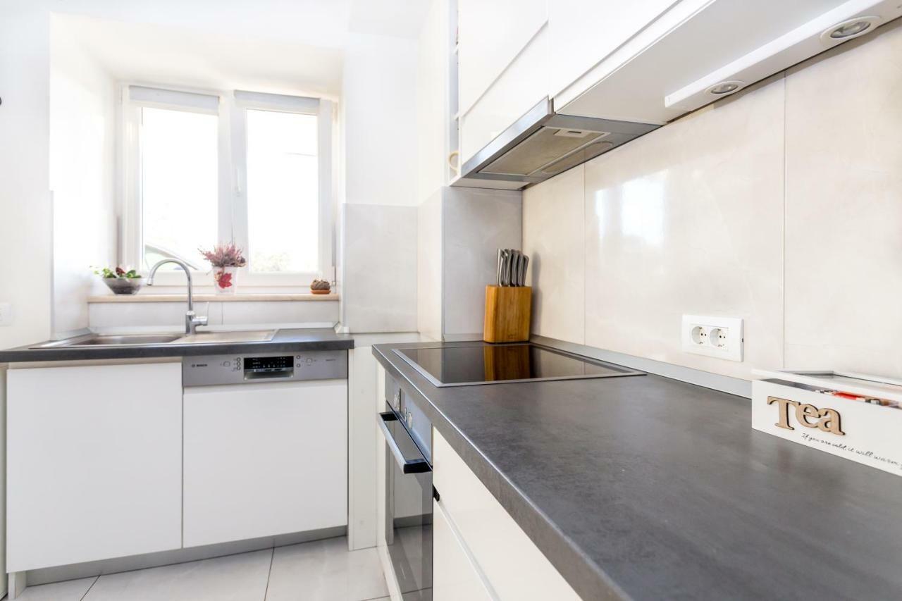 Urban Luxury Suites Juricevic Duće Buitenkant foto