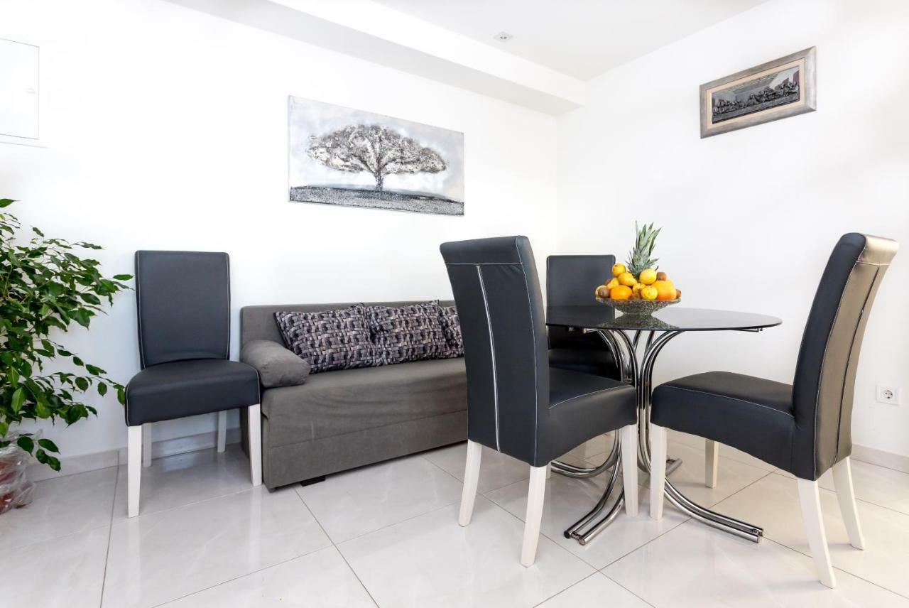 Urban Luxury Suites Juricevic Duće Buitenkant foto